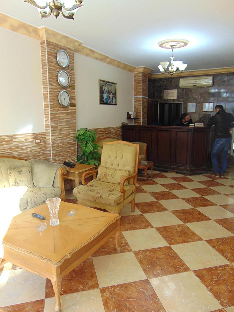 Al-Nujoom Hotel Suites Amman Eksteriør bilde